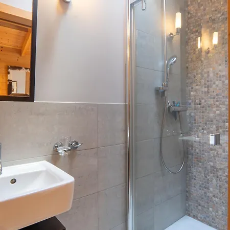 Les Tesils تشامبري