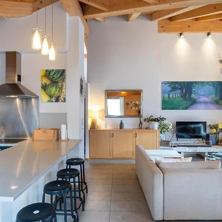 Les Tesils Apartment