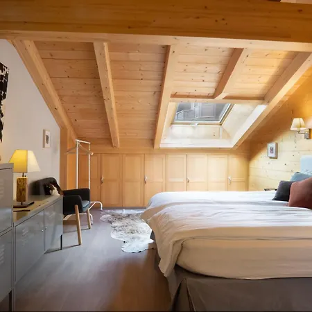 Les Tesils Apartment
