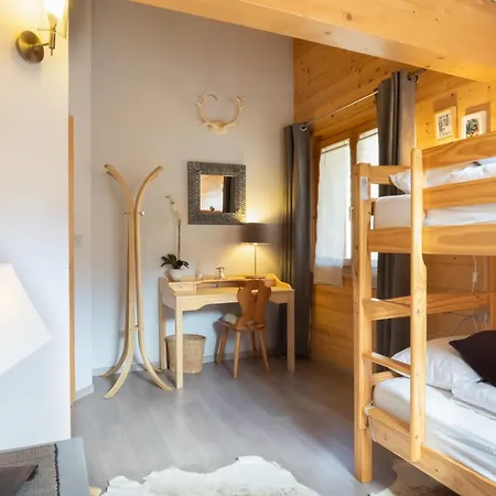Les Tesils Apartment
