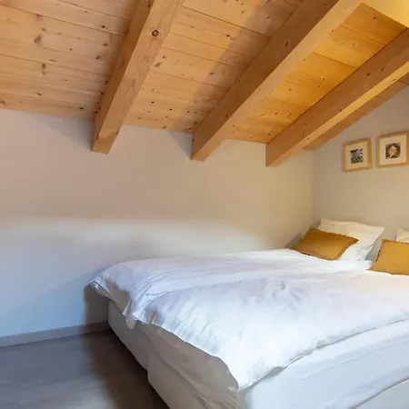 Les Tesils Apartment *