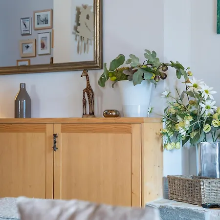 Les Tesils Apartment *